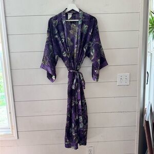 California Dynasty Vintage Purple Floral Robe Size Medium